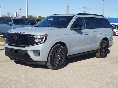 2025 Ford Expedition — rear three-quarter view