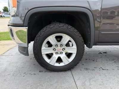 2014 GMC Sierra 1500 — interior view
