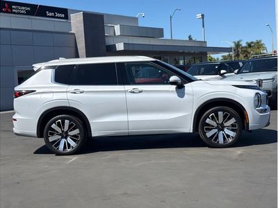 2025 Mitsubishi Outlander — interior view
