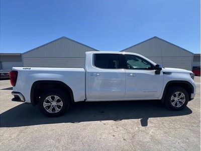 2024 GMC Sierra 1500 Crew Cab — detail view
