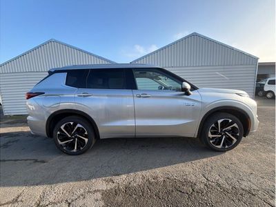 2025 Mitsubishi Outlander PHEV — interior view