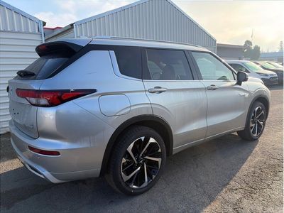 2025 Mitsubishi Outlander PHEV — detail view