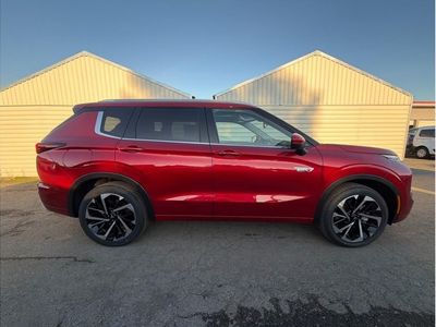 2025 Mitsubishi Outlander PHEV — interior view