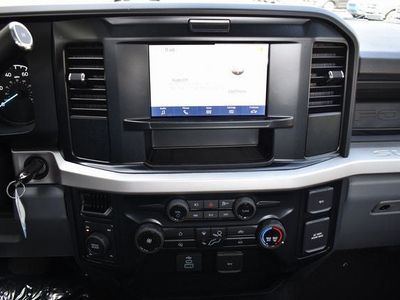 2025 Ford F-350SD — detail view