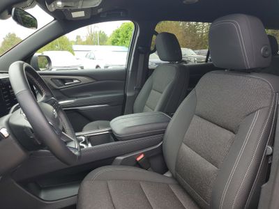 2025 Chevrolet Traverse — detail view