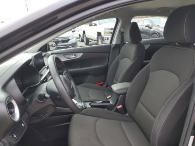 2023 Kia Forte — detail view