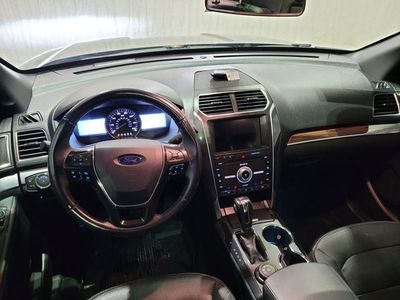 2019 Ford Explorer — interior view