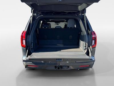 2026 Ford Expedition — detail view