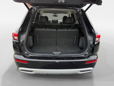 2024 Mitsubishi Outlander — detail view