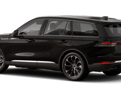 2026 Lincoln Aviator — side profile view