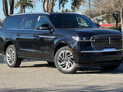 2026 Lincoln Navigator L — side profile view