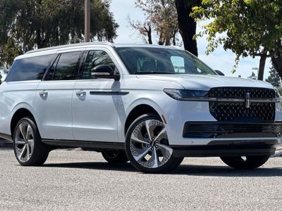 2026 Lincoln Navigator L — side profile view