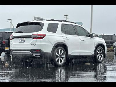 2023 Honda Pilot — rear three-quarter view