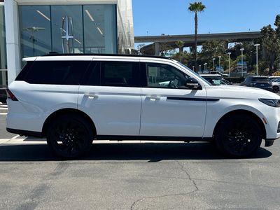 2026 Lincoln Navigator — side profile view