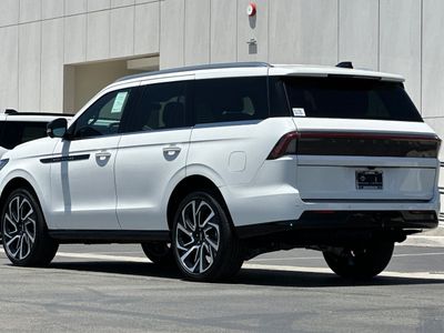2026 Lincoln Navigator — detail view