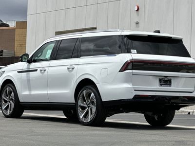 2026 Lincoln Navigator L — detail view