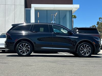 2026 Lincoln Nautilus — side profile view