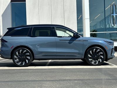 2026 Lincoln Nautilus — side profile view
