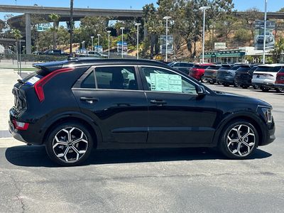 2023 Kia Niro — side profile view