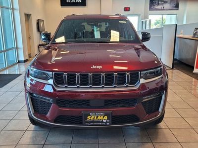 2026 Jeep Grand Cherokee — side profile view