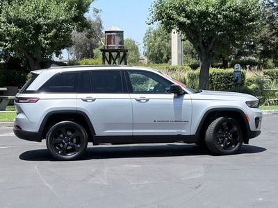 2024 Jeep Grand Cherokee — interior view