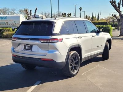 2024 Jeep Grand Cherokee — detail view