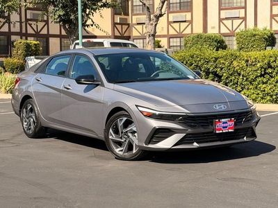 2025 Hyundai Elantra — side profile view