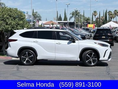 2022 Toyota Highlander — interior view