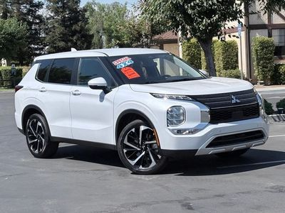 2024 Mitsubishi Outlander — side profile view