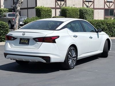 2025 Nissan Altima — detail view