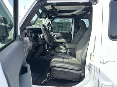 2026 Jeep Gladiator — side profile view