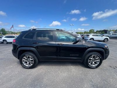 2020 Jeep Cherokee — interior view
