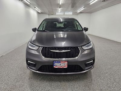 2023 Chrysler Pacifica — side profile view