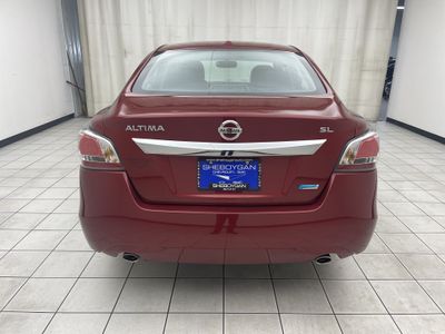 2014 Nissan Altima — rear three-quarter view