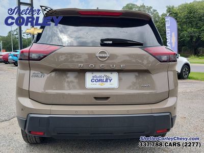 2025 Nissan Rogue — detail view