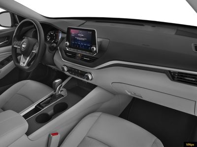 2020 Nissan Altima — detail view