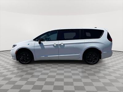 2024 Chrysler Pacifica — interior view