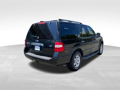 2009 Ford Expedition — rear three-quarter view
