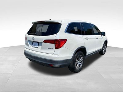 2016 Honda Pilot — rear three-quarter view
