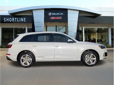 2023 Audi Q7 — side profile view