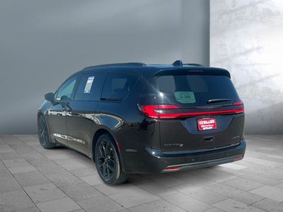 2025 Chrysler Pacifica — interior view