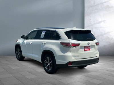 2016 Toyota Highlander — interior view
