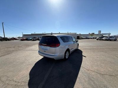2023 Chrysler Pacifica — detail view