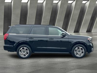 2025 Ford Expedition — side profile view