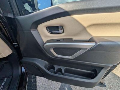 2019 Nissan Titan — detail view