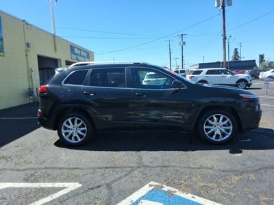 2014 Jeep Cherokee — interior view
