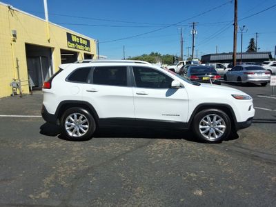 2016 Jeep Cherokee — interior view