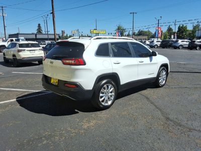 2016 Jeep Cherokee — detail view