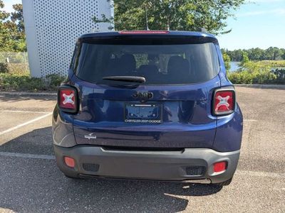 2017 Jeep Renegade — interior view