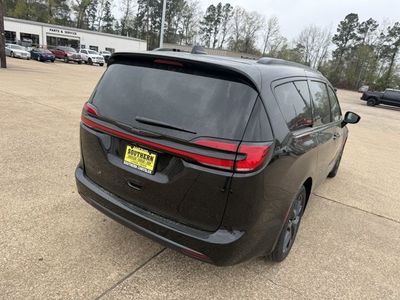 2026 Chrysler Pacifica — detail view